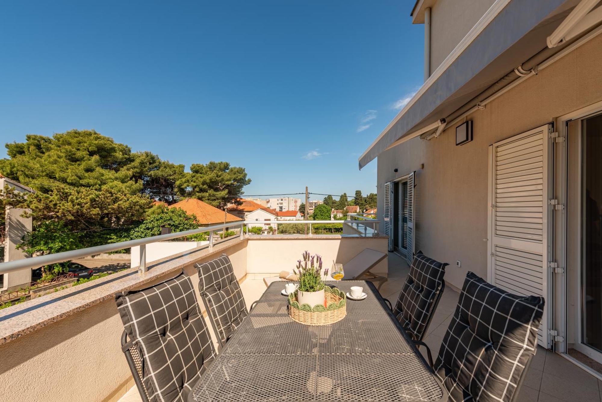 Apartments L&D Biograd Na Moru Esterno foto