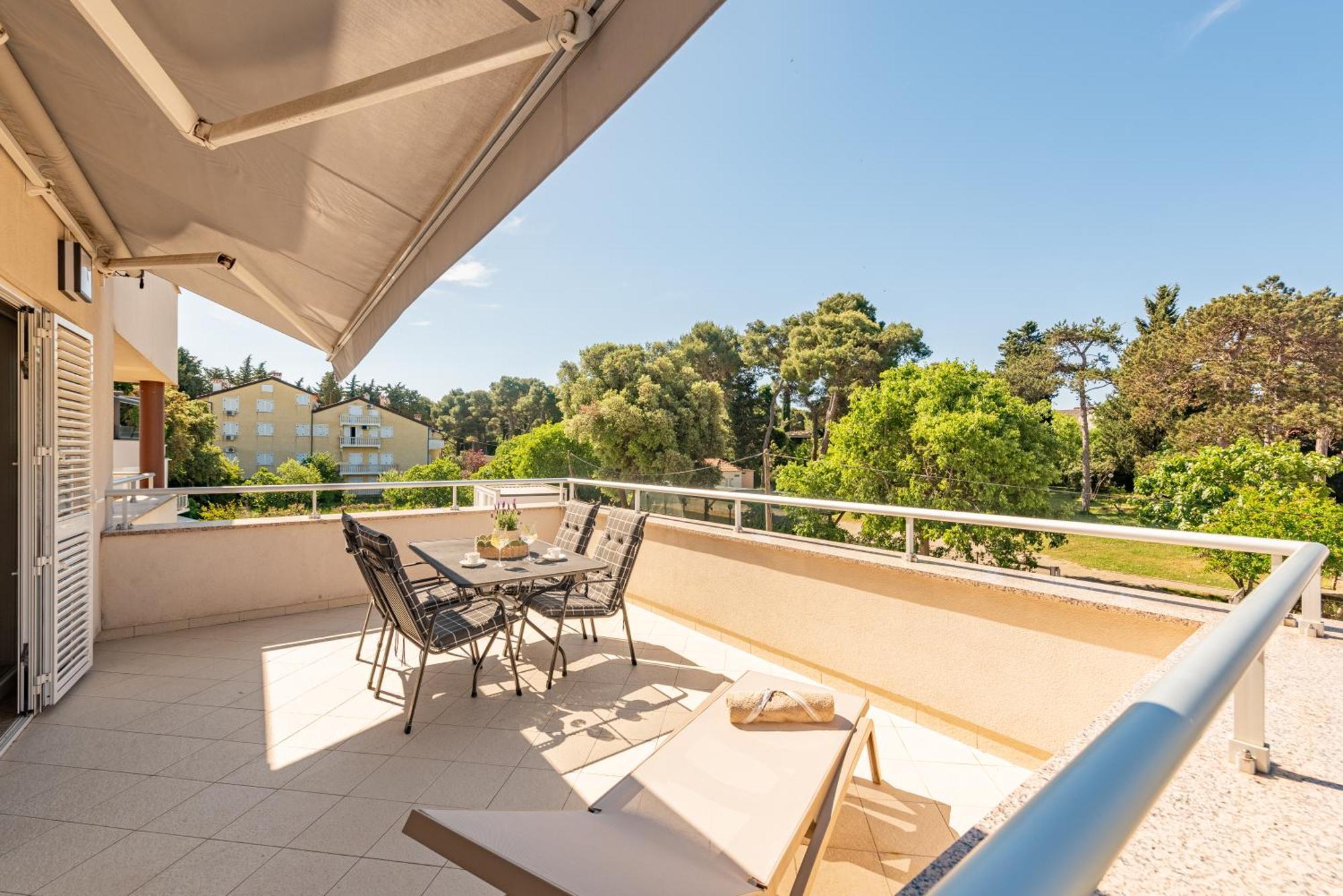 Apartments L&D Biograd Na Moru Esterno foto